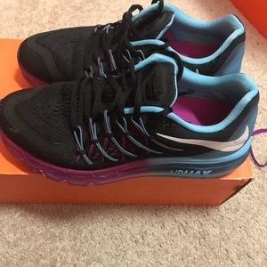 NIKE AIRMAX WORN 2 TIMES! MAKE AN OFFER